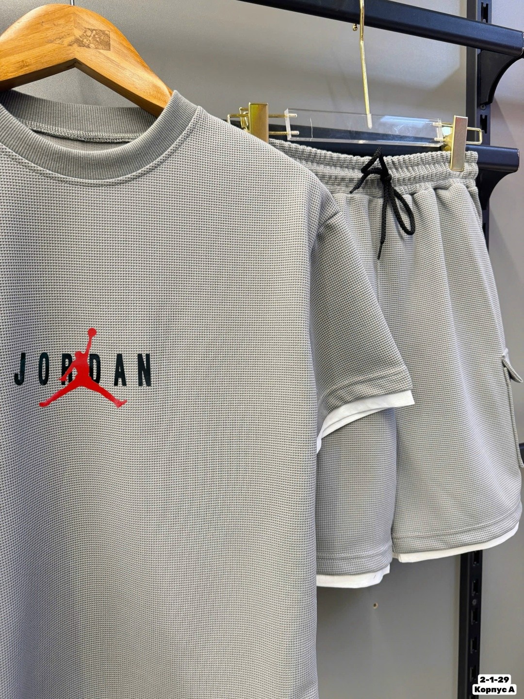 cпортивный костюм jordan,костюм футболка и шорты спортивные,костюм шорты и футболка,спортивные костюм с шортами,костюм джордан шорты и футболка