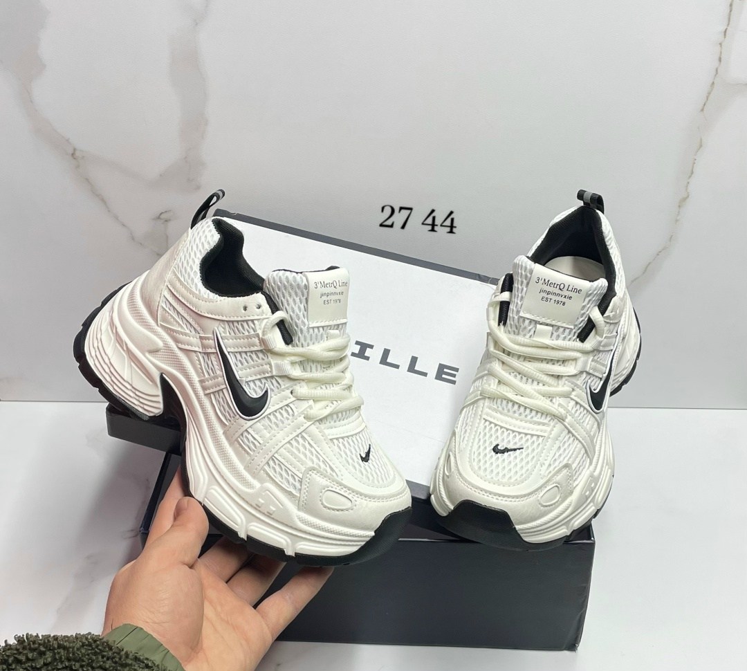 кроссовки женские,кроссовки,кроссовки для женщин,кроссовки модные,спортивный