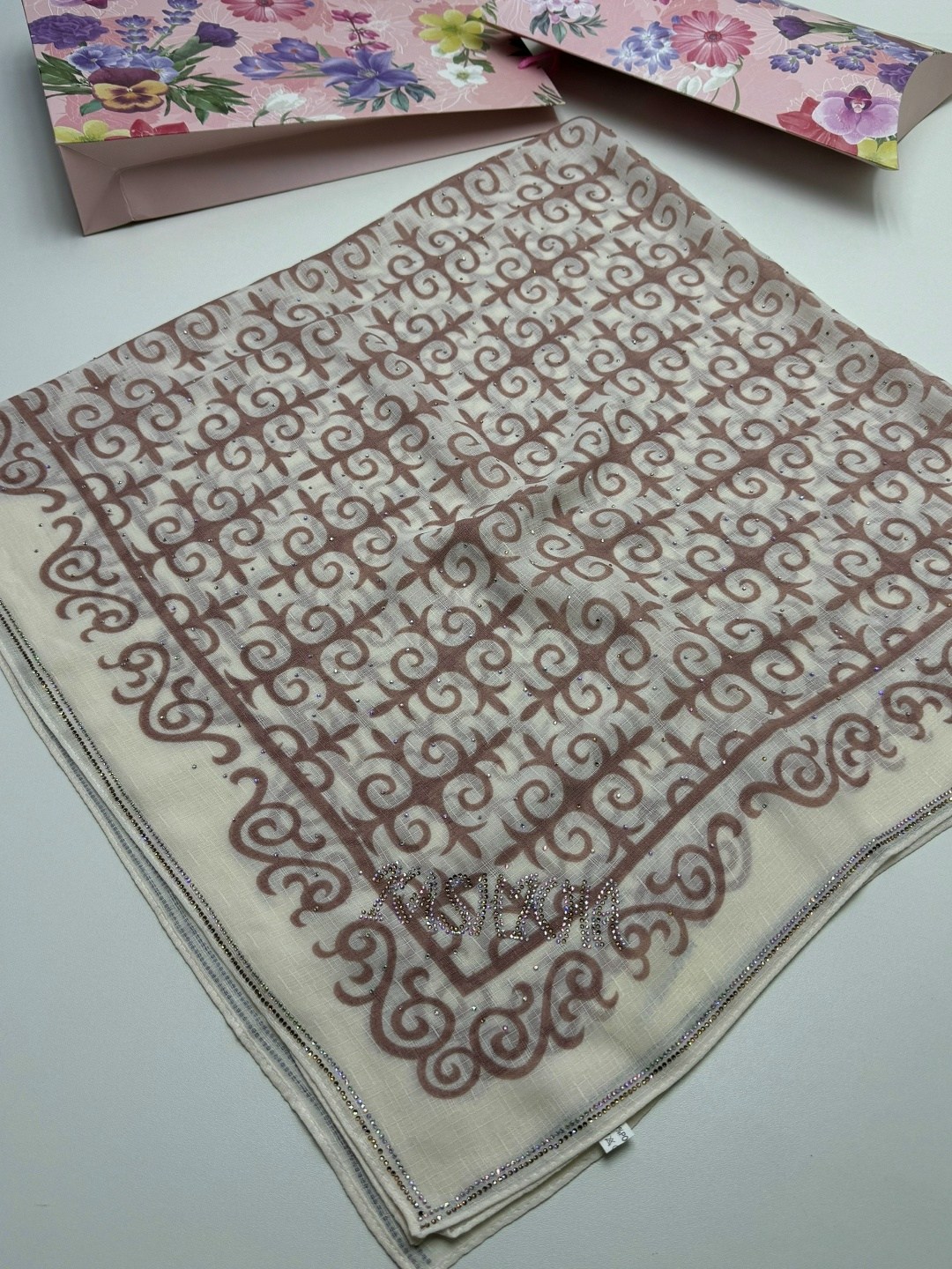 бандана платок,брендовый платок,новинки платок,платок,женские платки