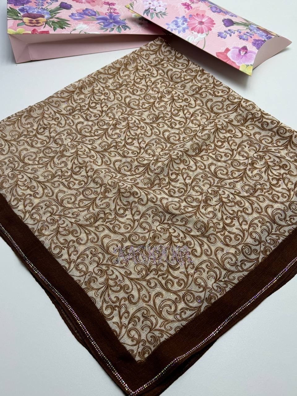 брендовый платок,платки женские,черный платок,платок,красивый платок