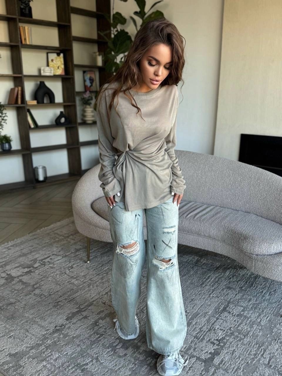 женская кофта,бежевый лонгслив,лонгслив с узлом love to wear цвет бежевый,кофта с драпировкой,лонгслив женский кофта