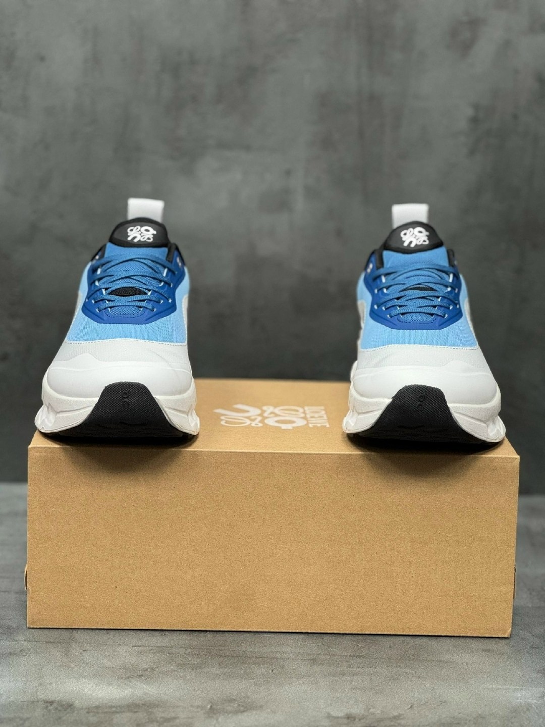 кроссовки,кроссовки cloudtilt 2 blue/white из коллаборации с loewe on running,женские кроссовки,кроссовки женские мужские,on cloud x повседневные кроссовки loewe 9719