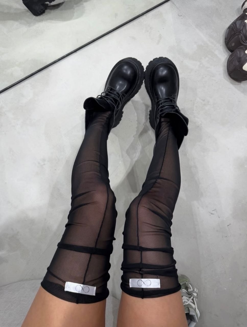 розовые чулки,женские чулки,девушки в розовых чулках,женские чулки прозрачные,женские нейлоновые чулки