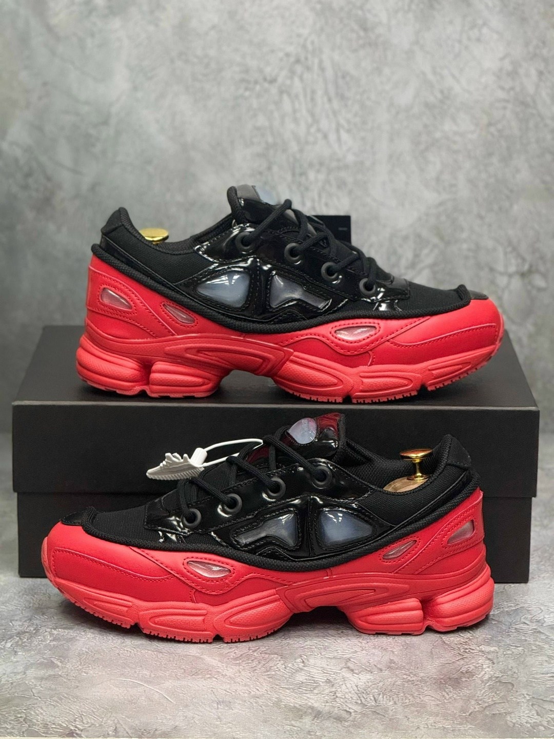 adidas ozweego 3 raf simons black scarlet,adidas by raf simons ozweego 3 красные с черным,raf simons adidas ozweego 3,raf simons x adidas ozweego iii black red,adidas raf simons ozweego 3 black red