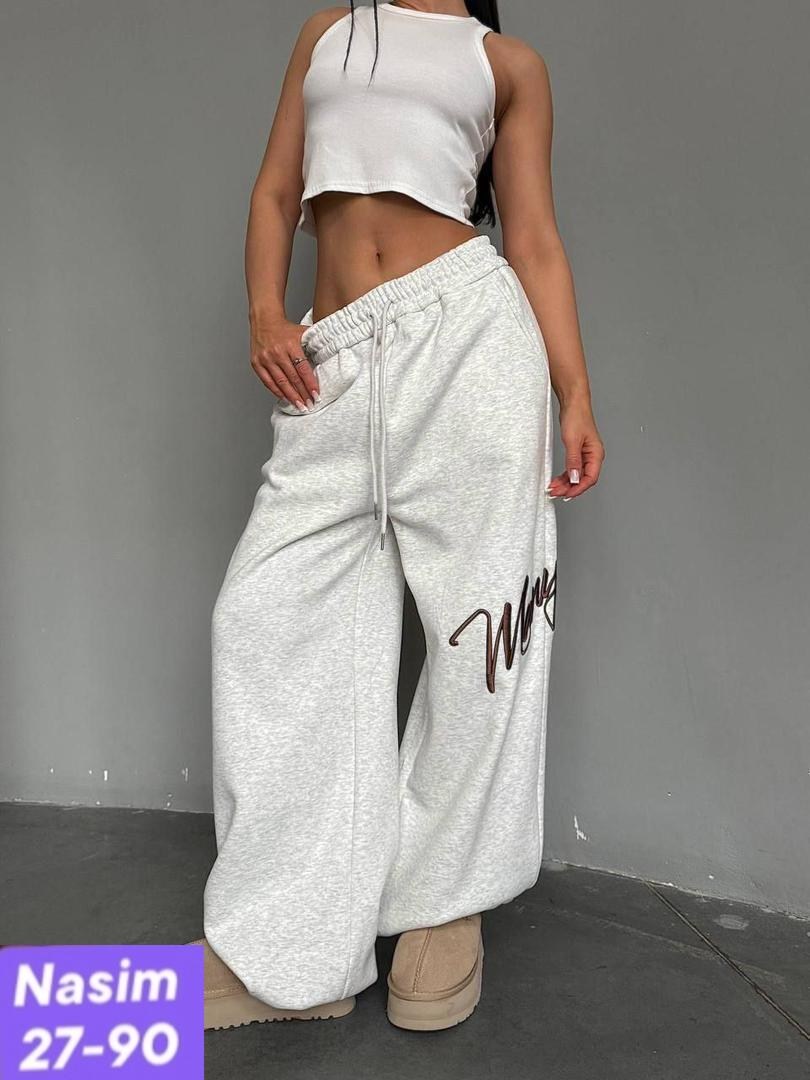 широкие спортивные брюки в стиле oversize,спортивные штаны,спортивные брюки,спортивные штаны женские,штаны оверсайз