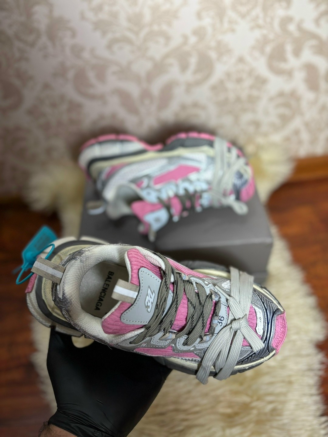 кроссовки женские balenciaga,серо-розовые женские кроссовки 3xl balenciaga,женские кроссовки balenciaga 3xl серебристые с розовым,кроссовки balenciaga,