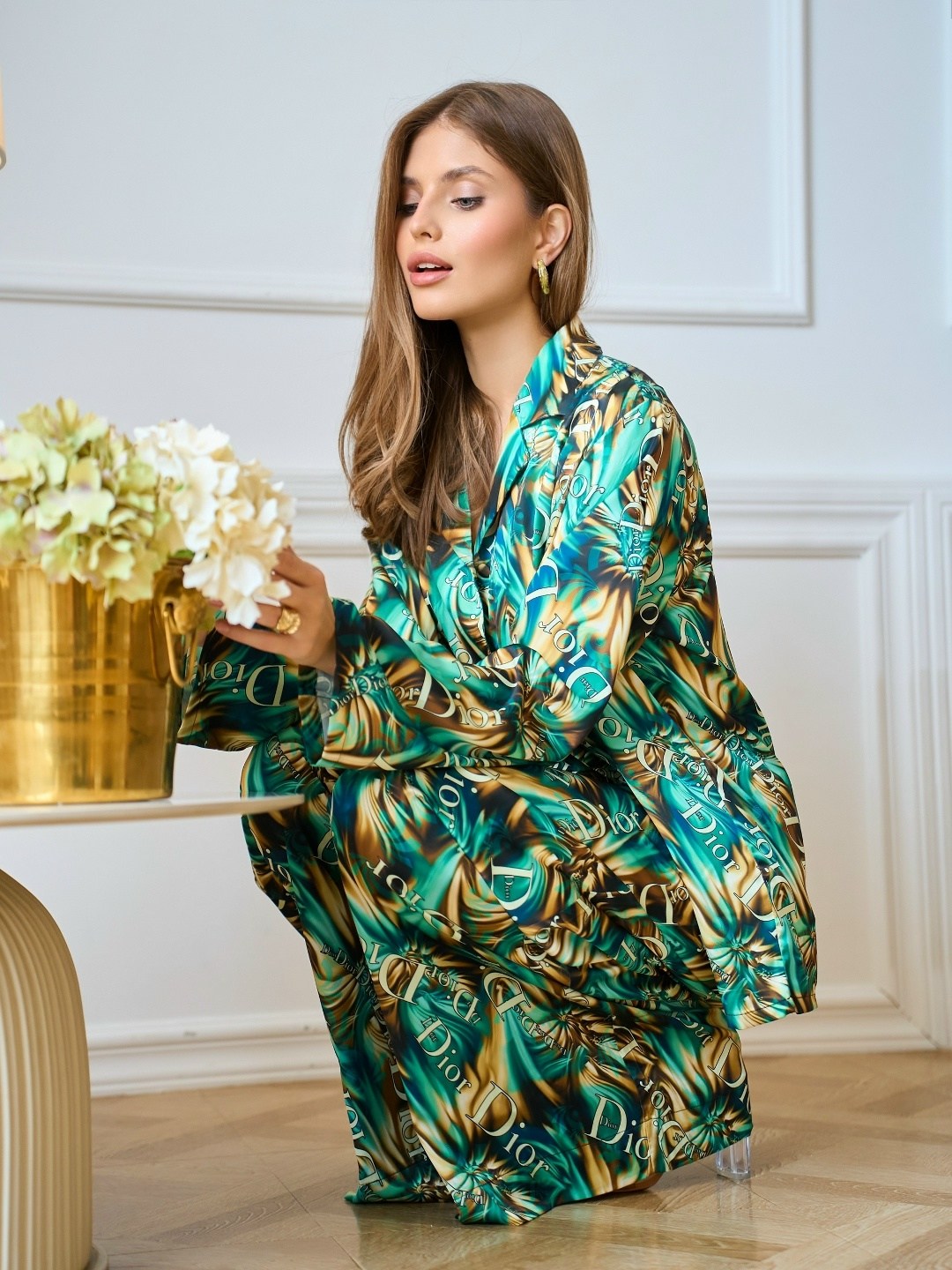 шелковый костюм в пижамном стиле,костюм в пижамном стиле зеленый,костюм с брюками,костюм в пижамном стиле,костюм брючный пижамный dana ricca