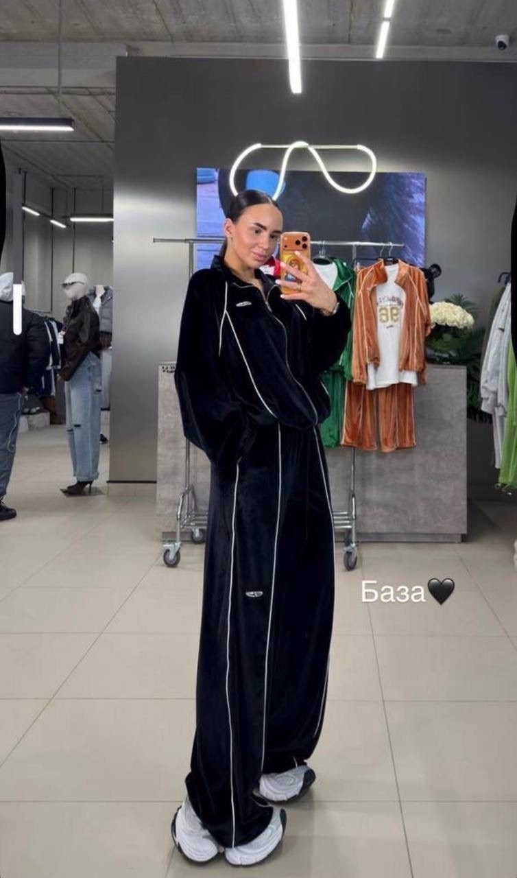 велюровый спортивный костюм,велюровый костюм,велюровый костюм женский,спортивный костюм женский велюровый,велюровый костюм с короткой толстовкой issa plus