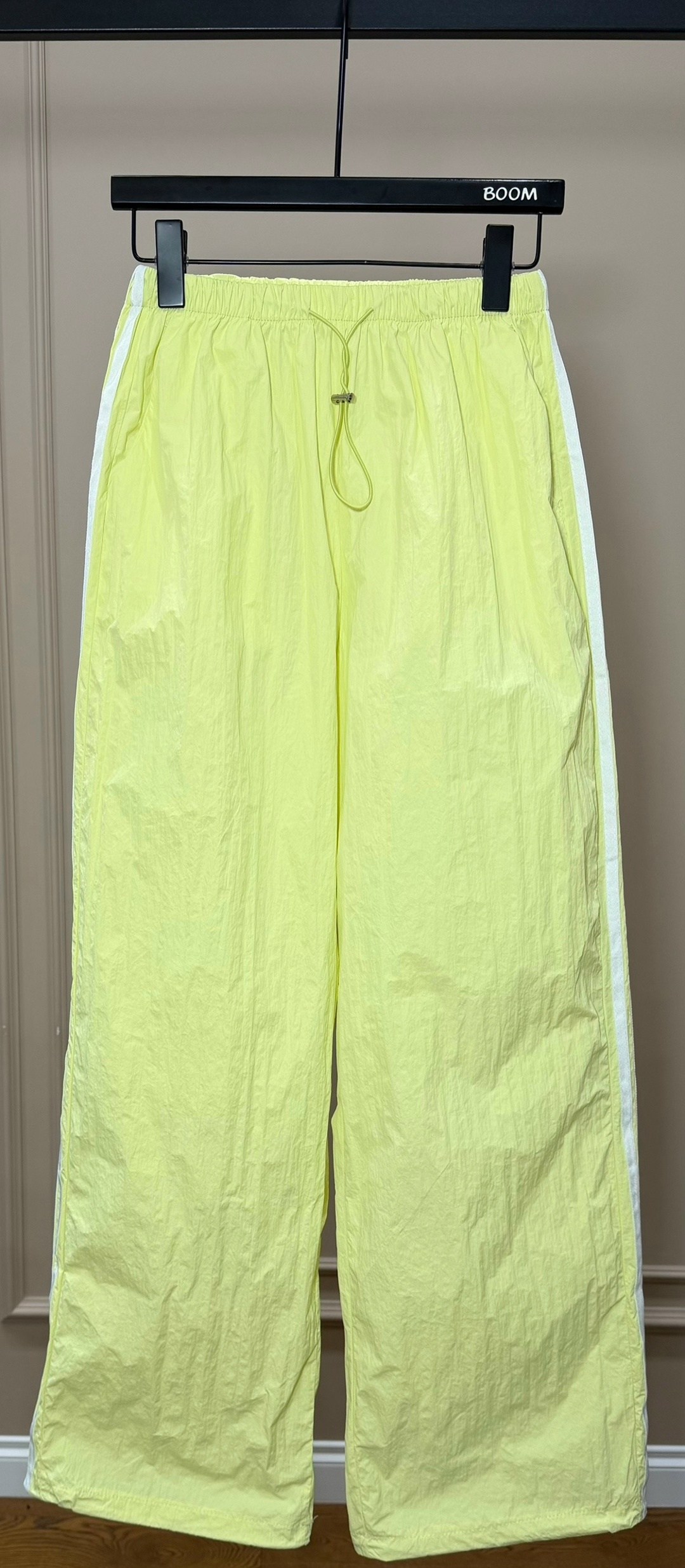 широкие брюки,брюки спортивные,повседневные брюки,брюки яркие,летние брюки