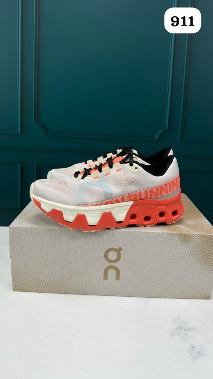кроссовки,кроссовки on cloudmonster,женские кроссовки,спортивная ,оригинальные кроссовки