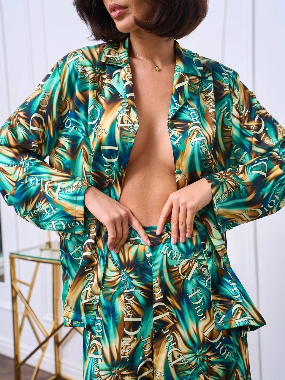 шелковый костюм в пижамном стиле,костюм в пижамном стиле зеленый,костюм с брюками,костюм в пижамном стиле,костюм брючный пижамный dana ricca