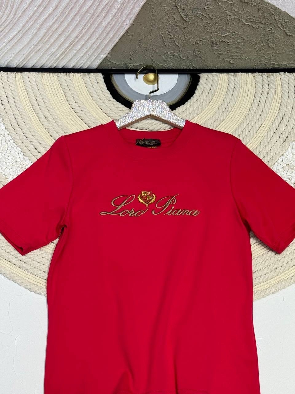 футболки женская,красные футболки,футболка,джемпер,женский джемпер