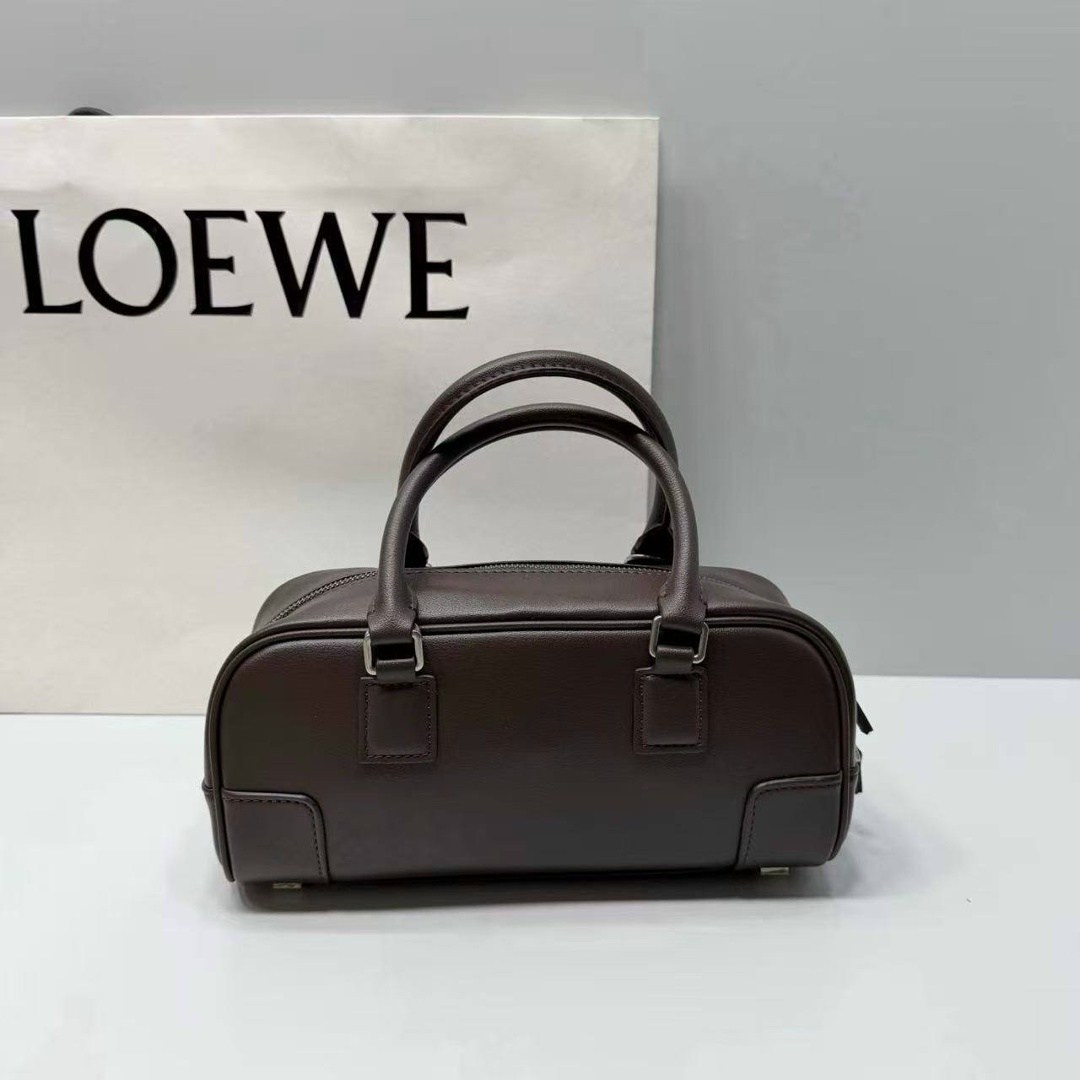 loewe сумка,сумка женская loewe кожаная с ручками,сумка женская loewe,сумка loewe классическая,сумка женская loewe из натуральной кожи