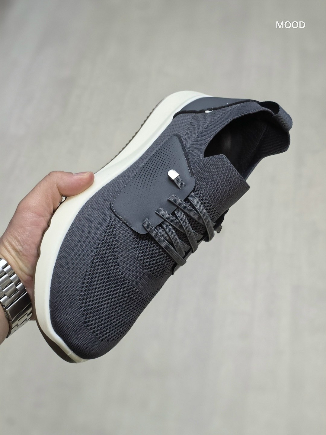 ,бежевые кроссовки,спортивная ,женские кроссовки,мужские кроссовки