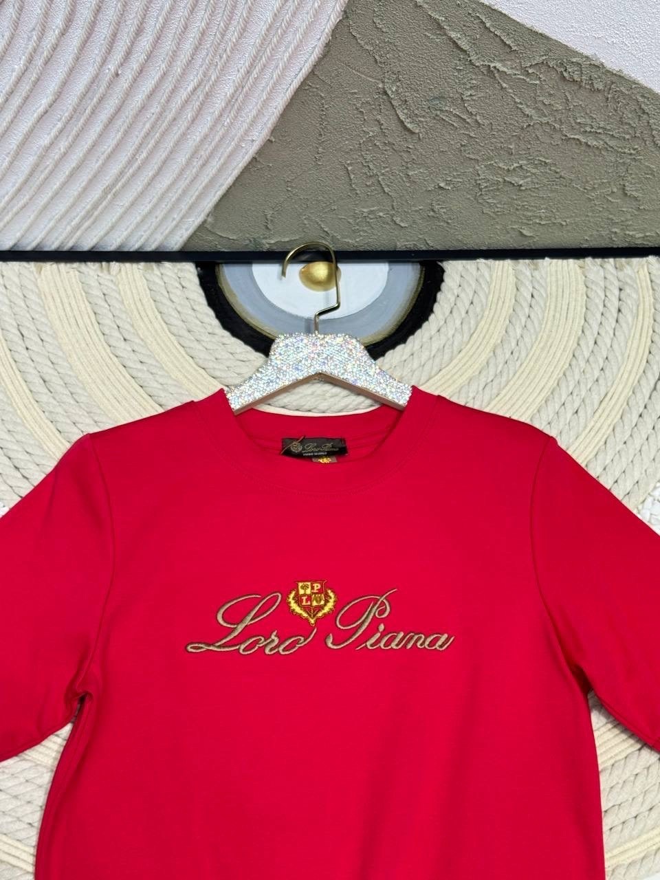 футболки женская,красные футболки,футболка,джемпер,женский джемпер