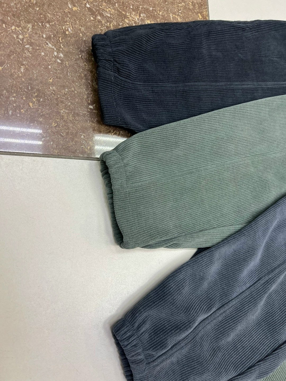 джоггеры вельветовые спортивные брюки,брюки джоггеры вельветовые,брюки джоггеры,штаны вельветовые,вельветовые брюки для девочки