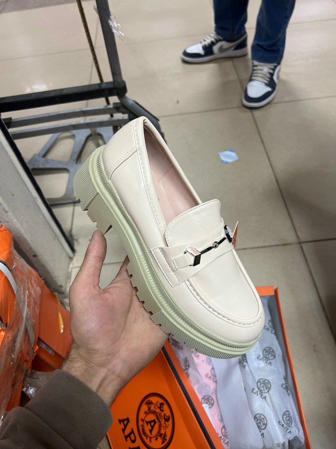 ,женские лоферы,лоферы женские светлые,женская ,лоферы светлые