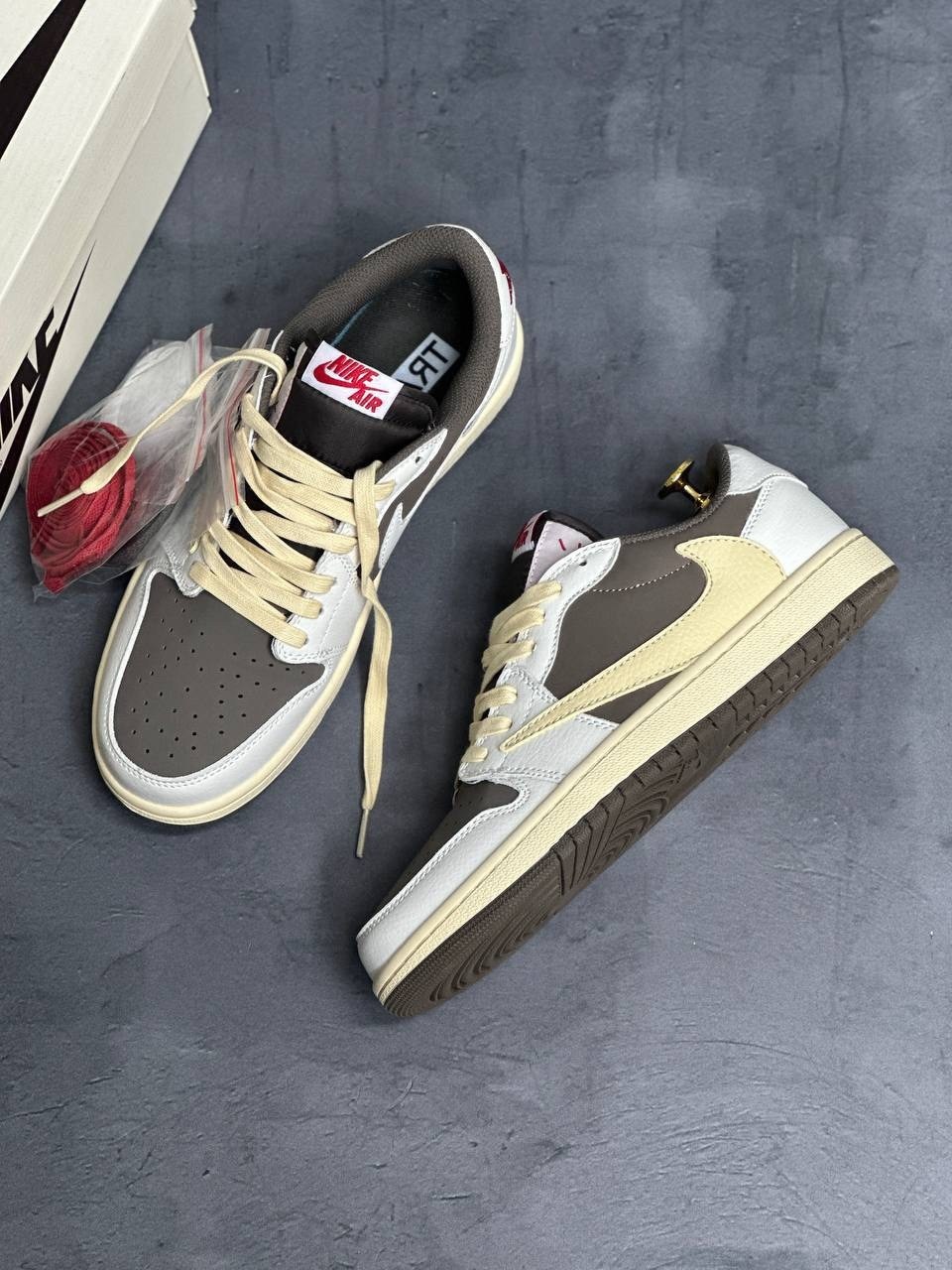 nike air jordan 1 low travis scott reverse mocha,кроссовки nike air jordan 1 low x travis scott,nike air jordan 1 low travis scott,кроссовки travis scott x air jordan 1 low,nike air jordan 1 low x tra