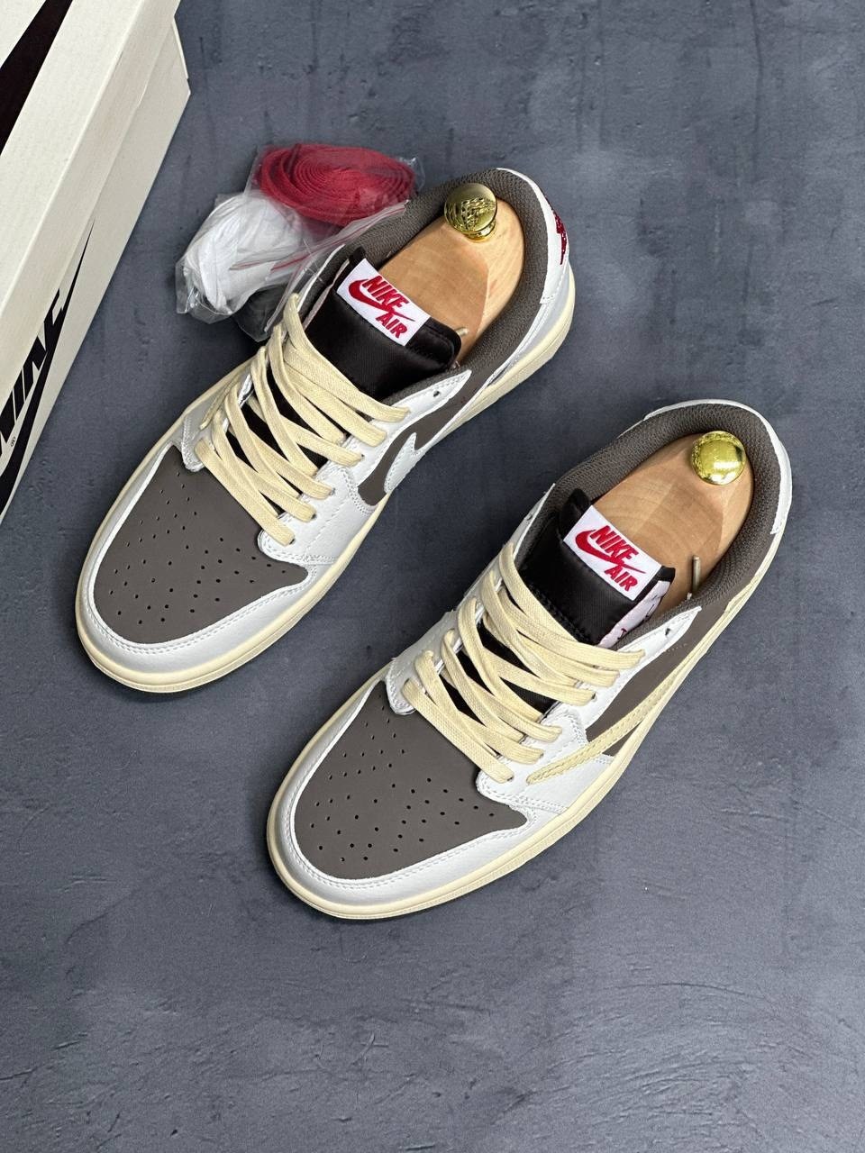 nike air jordan 1 low travis scott reverse mocha,кроссовки nike air jordan 1 low x travis scott,nike air jordan 1 low travis scott,кроссовки travis scott x air jordan 1 low,nike air jordan 1 low x tra