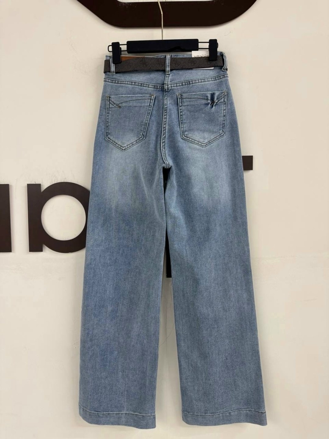 женские джинсы,джинсы стильные,модные джинсы,джинсы широкие,одежда джинсы