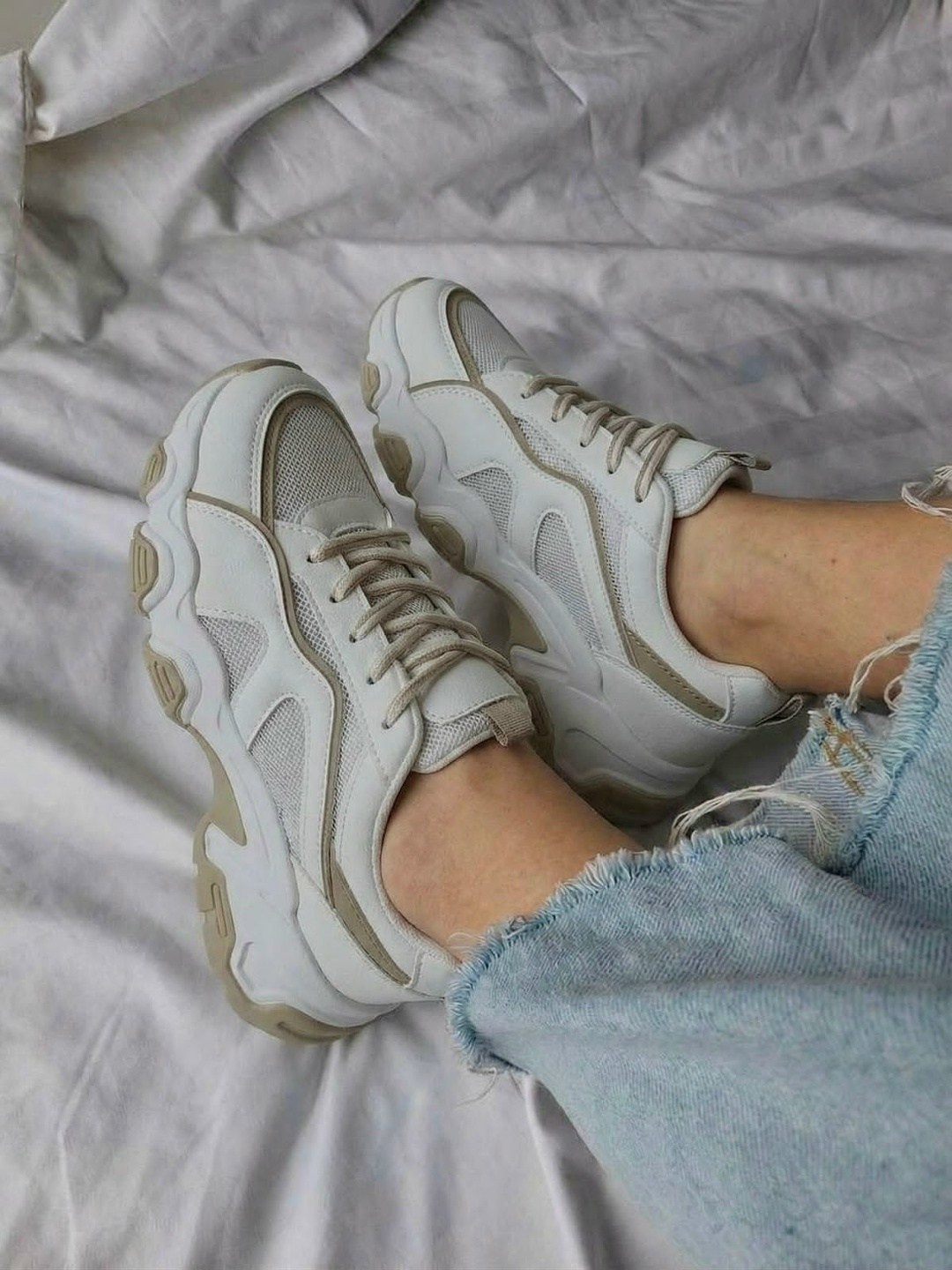 кроссовки женскиe,кроссовки модные,кроссовки,женские массивные кроссовки,стильные женские кроссовки