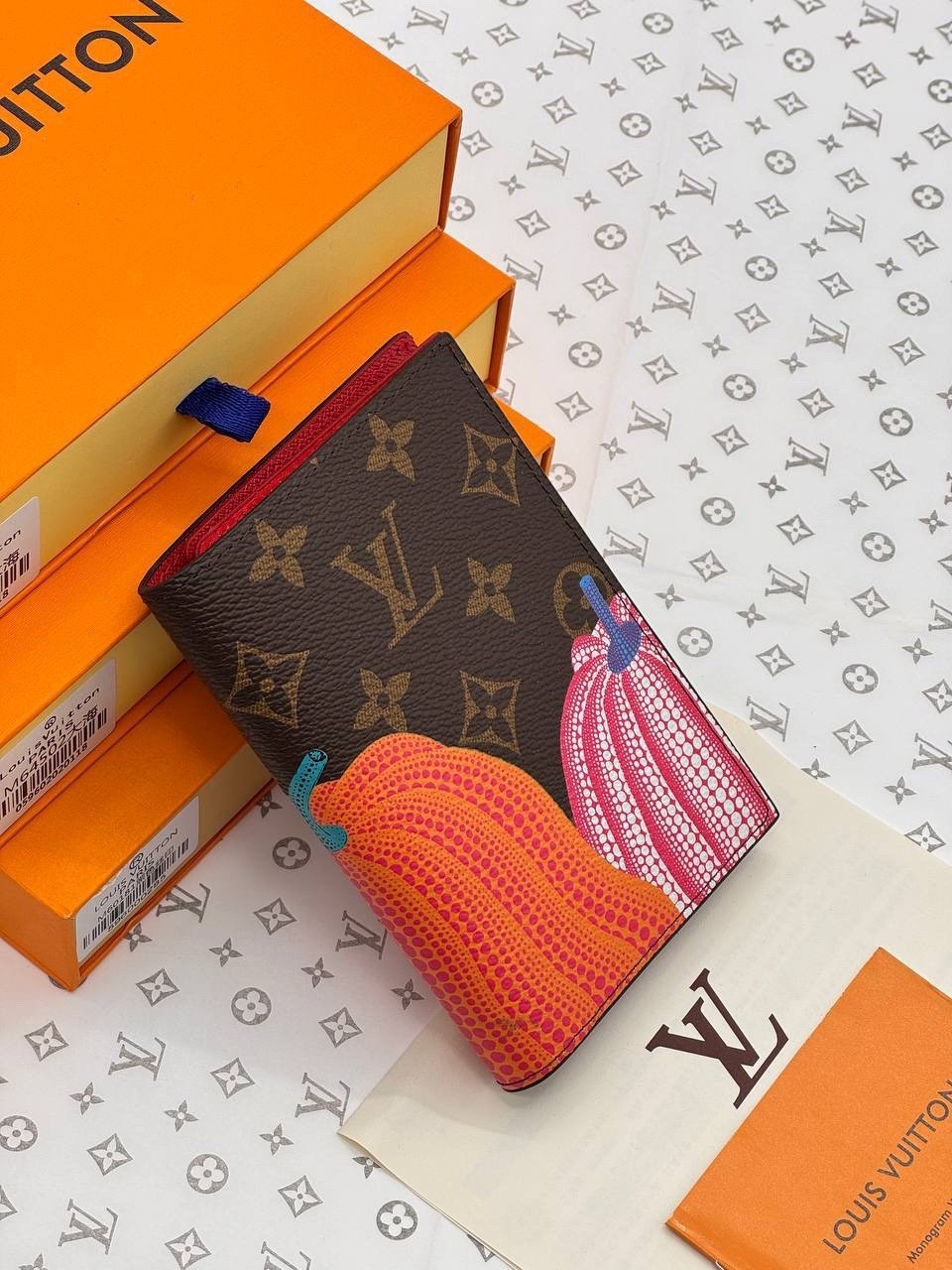 обложка на паспорт louis vuitton,чехол на паспорт луи виттон,обложка на паспорт louis vuitton оригинал,обложка луи виттон,кошелек louis vuitton