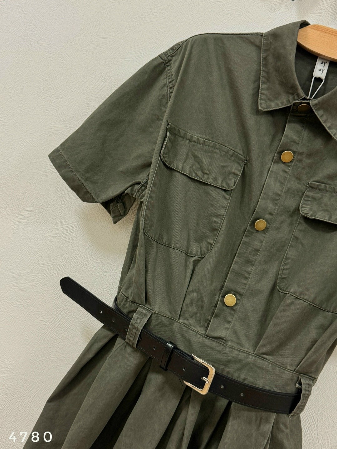 платье в стиле сафари,платье сафари,платье с поясом,платье модели,платье в стиле