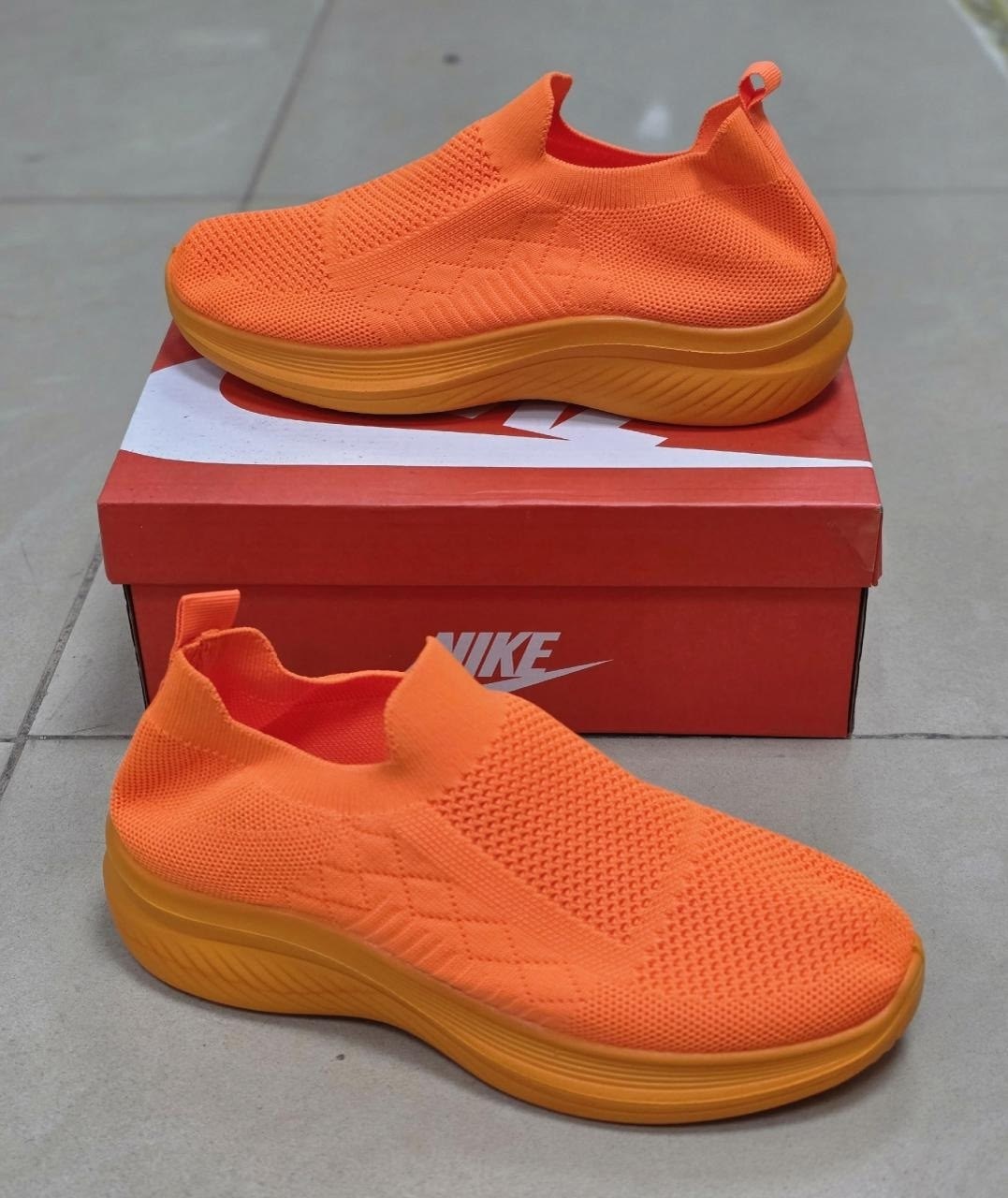 кроссовки женскиe,оранжевые кроссовки,дышащие кроссовки, спортивная,кроссовки