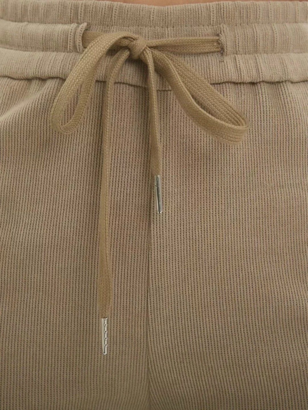 брюки бежевые,трикотажные брюки,брюки джоггеры,зауженные брюки,удобные брюки