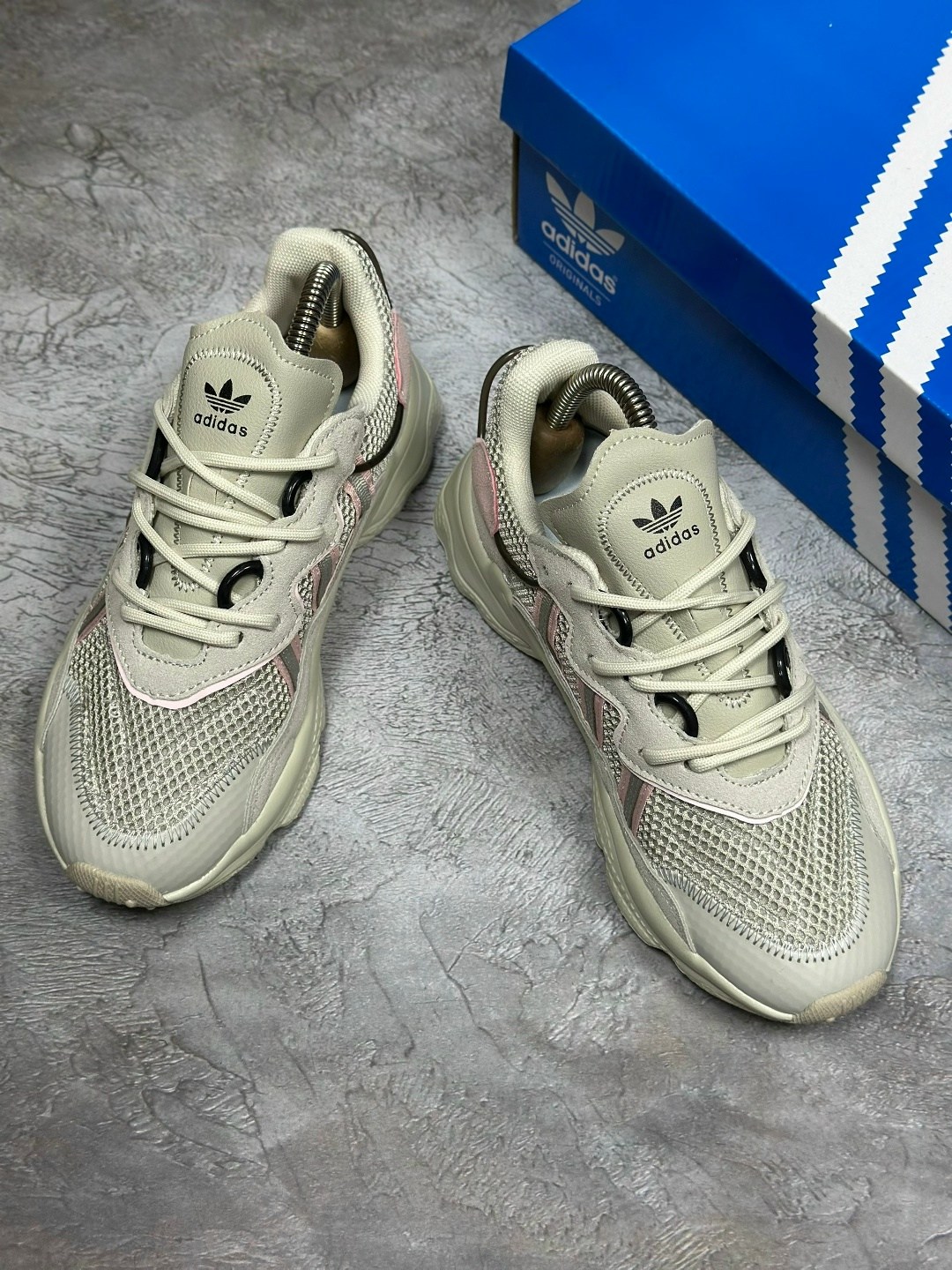 кроссовки adidas ozweego,женские кроссовки adidas ozweego,кроссовки женские adidas,кроссовки мужские adidas ozweego,adidas ozweego
