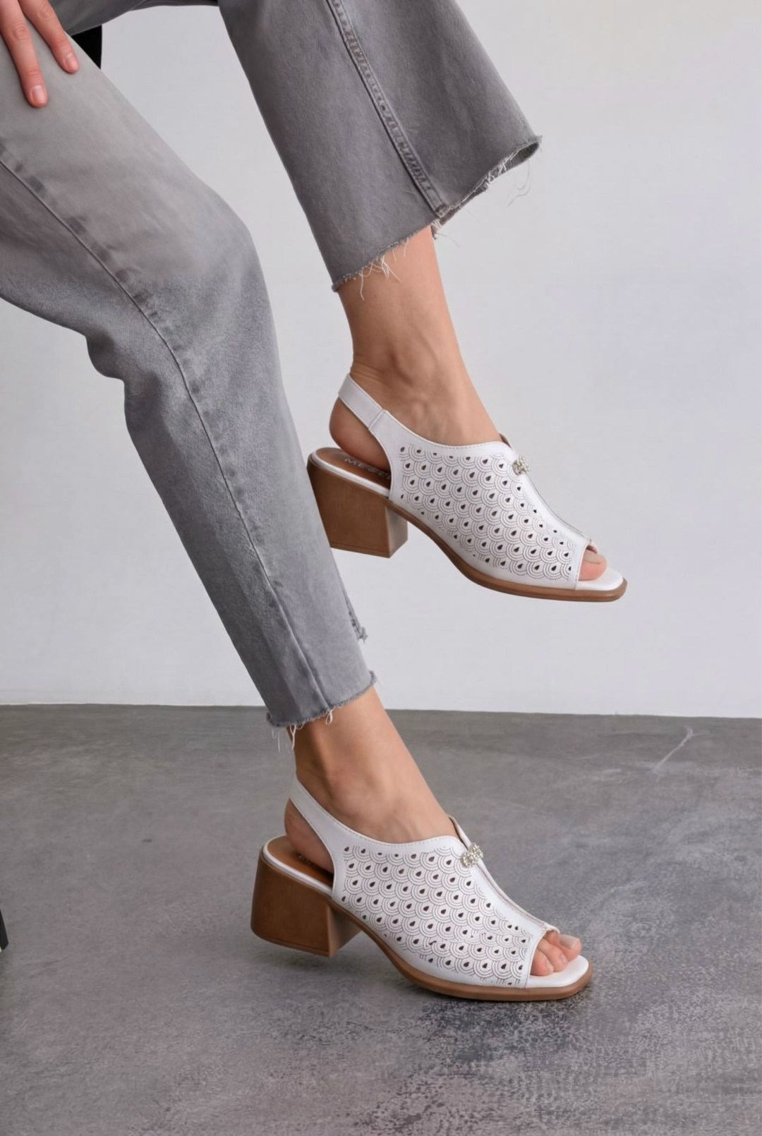 женские босоножки,босоножки с перфорацией,стильные босоножки,босоножки,босоножки женские летние