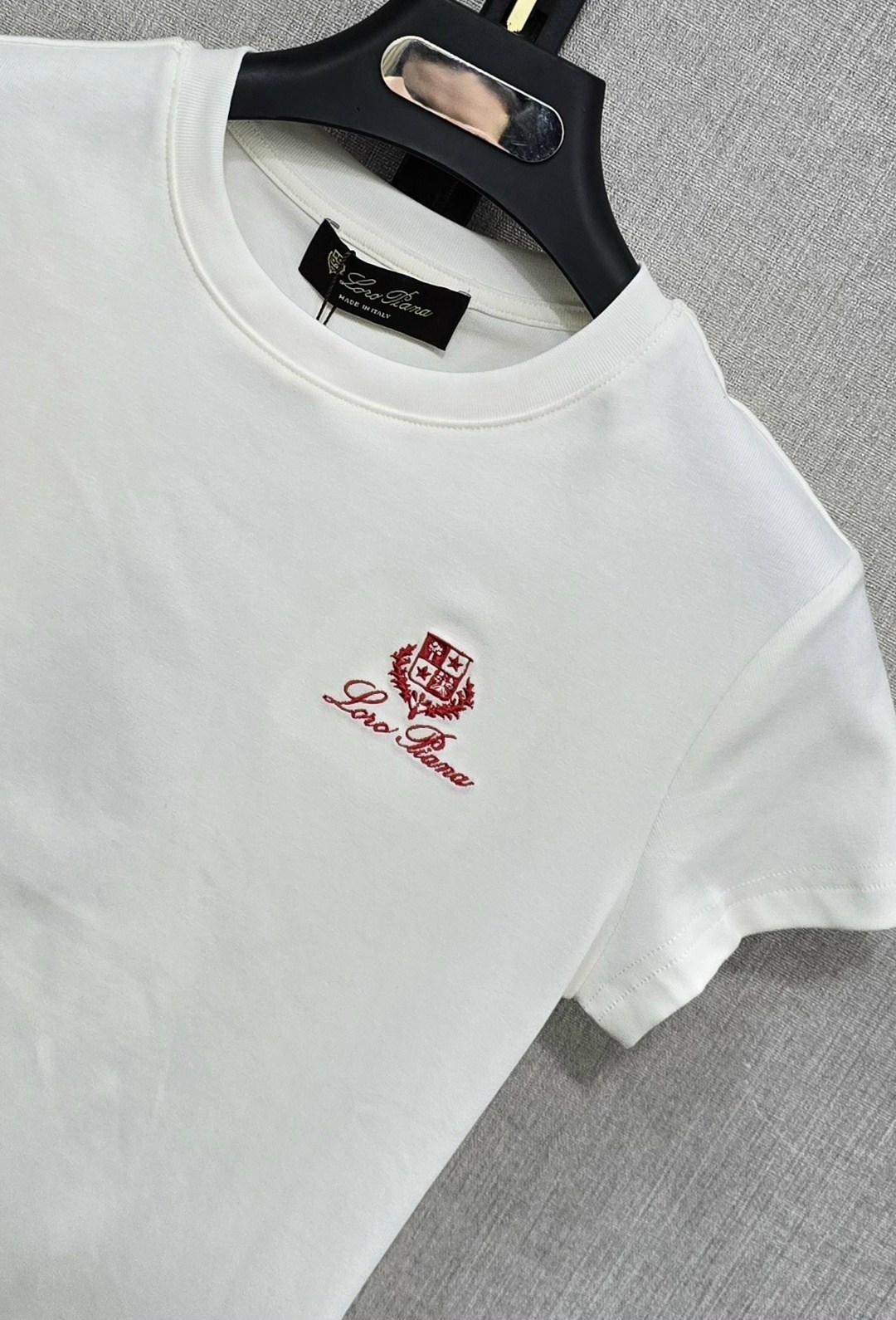 футболки женская,футболки женские мужские,футболка,футболки для женщин,монклер принт футболки