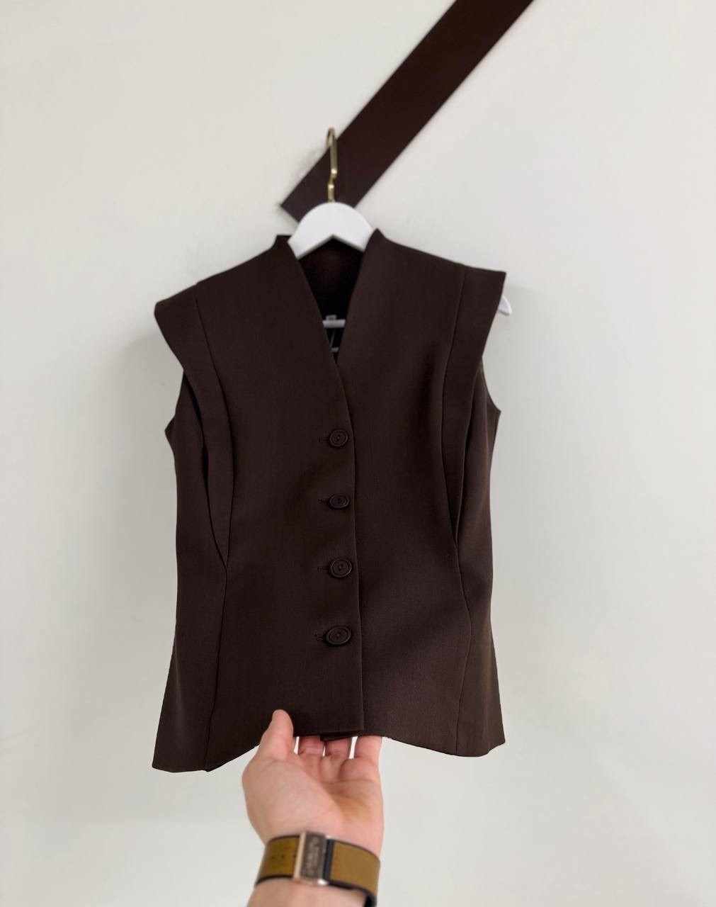 жилет женский черный,жилет женский,жилет,жилет приталенный,жилет черный