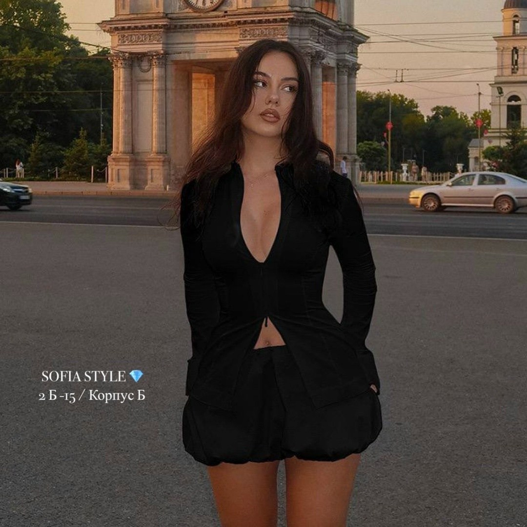 кайли дженнер,юбка из новой коллекции бренда кайли дженнер,кайли дженнер стиль,kylie jenner outfit,женские наряды