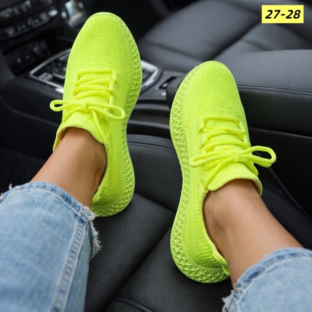 малиновые кроссовки женские,женские кроссовки,кроссовки фуксия,розовые кроссовки,изики кроссовки женские