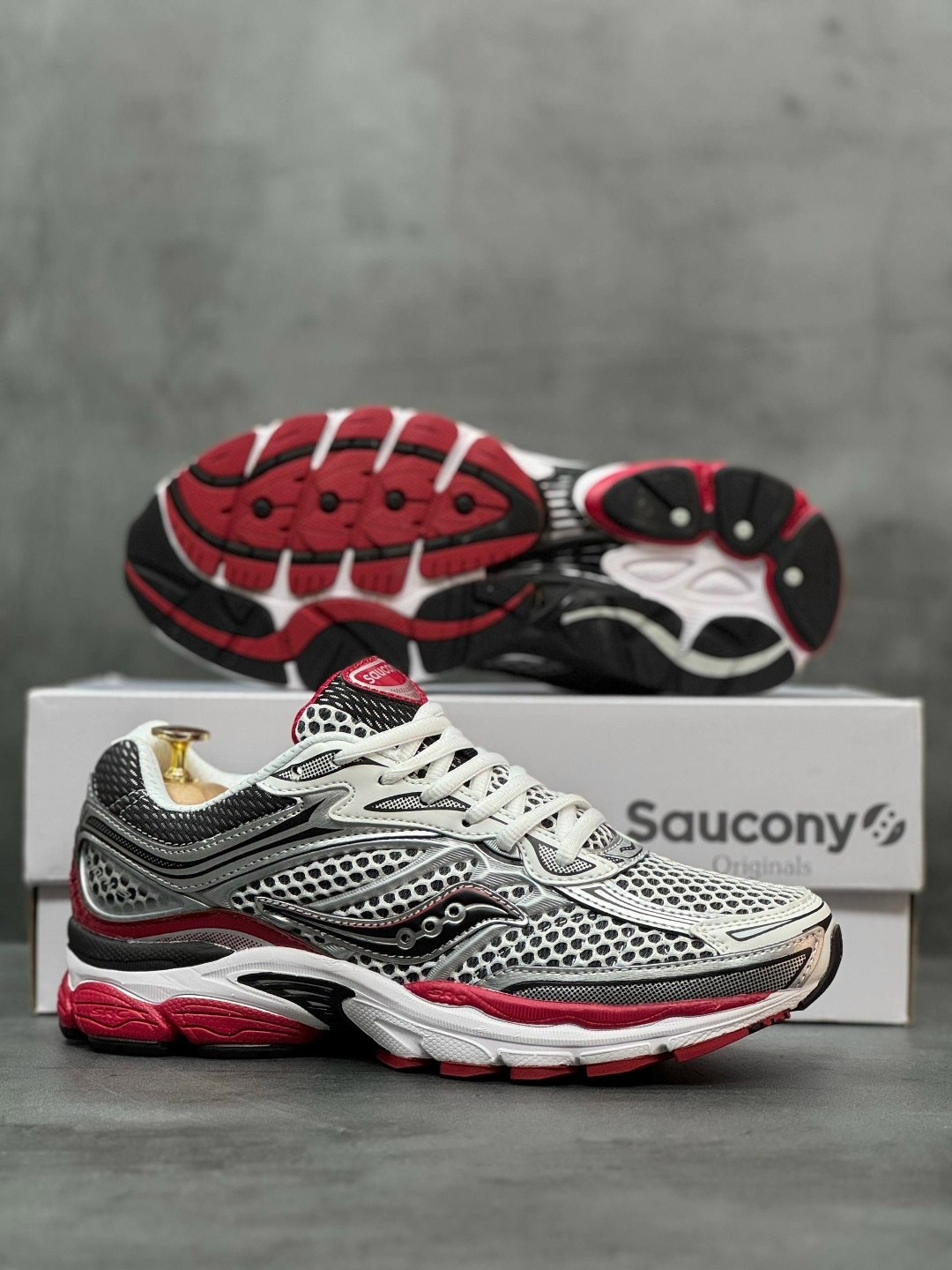кроссовки saucony progrid omni 9,saucony progrid omni 9,кроссовки saucony,кроссовки,saucony progrid triumph 4