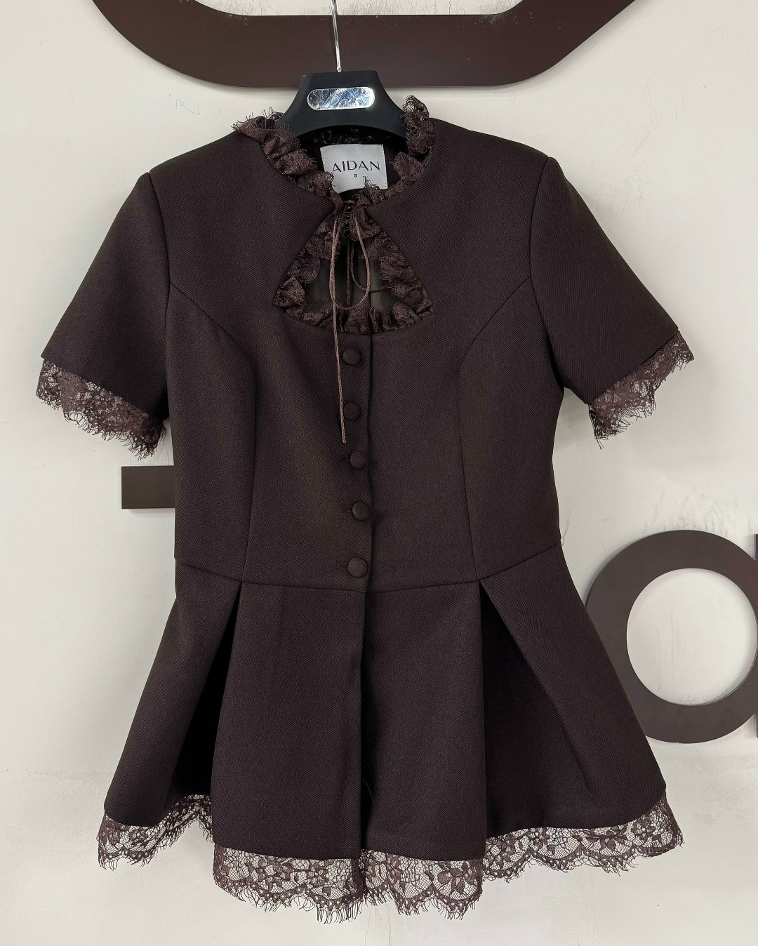 элегантные костюмы,приталенный жакет,жакет для девочек,женский костюм,костюм с юбкой