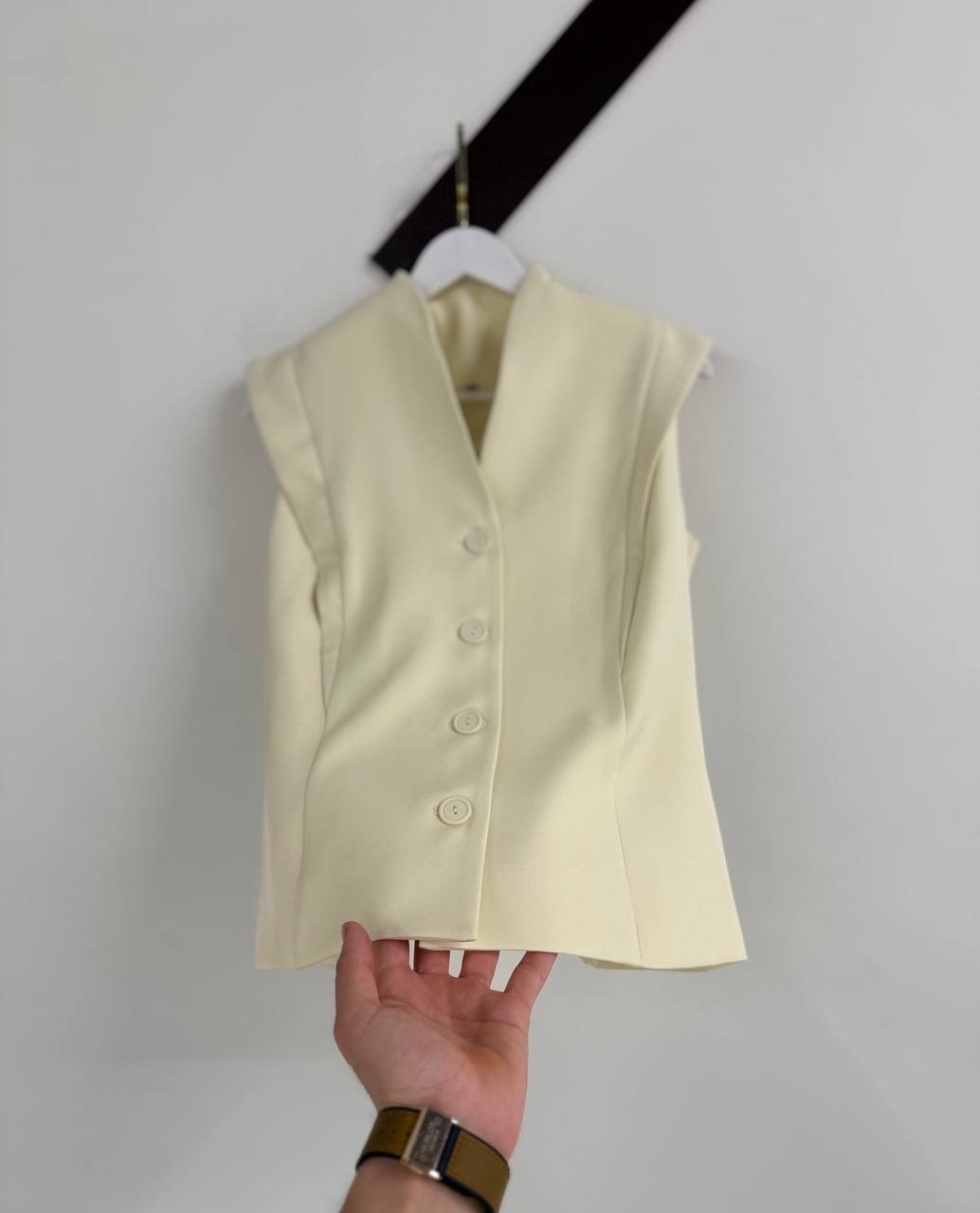 жилет женский черный,жилет женский,жилет,жилет приталенный,жилет черный