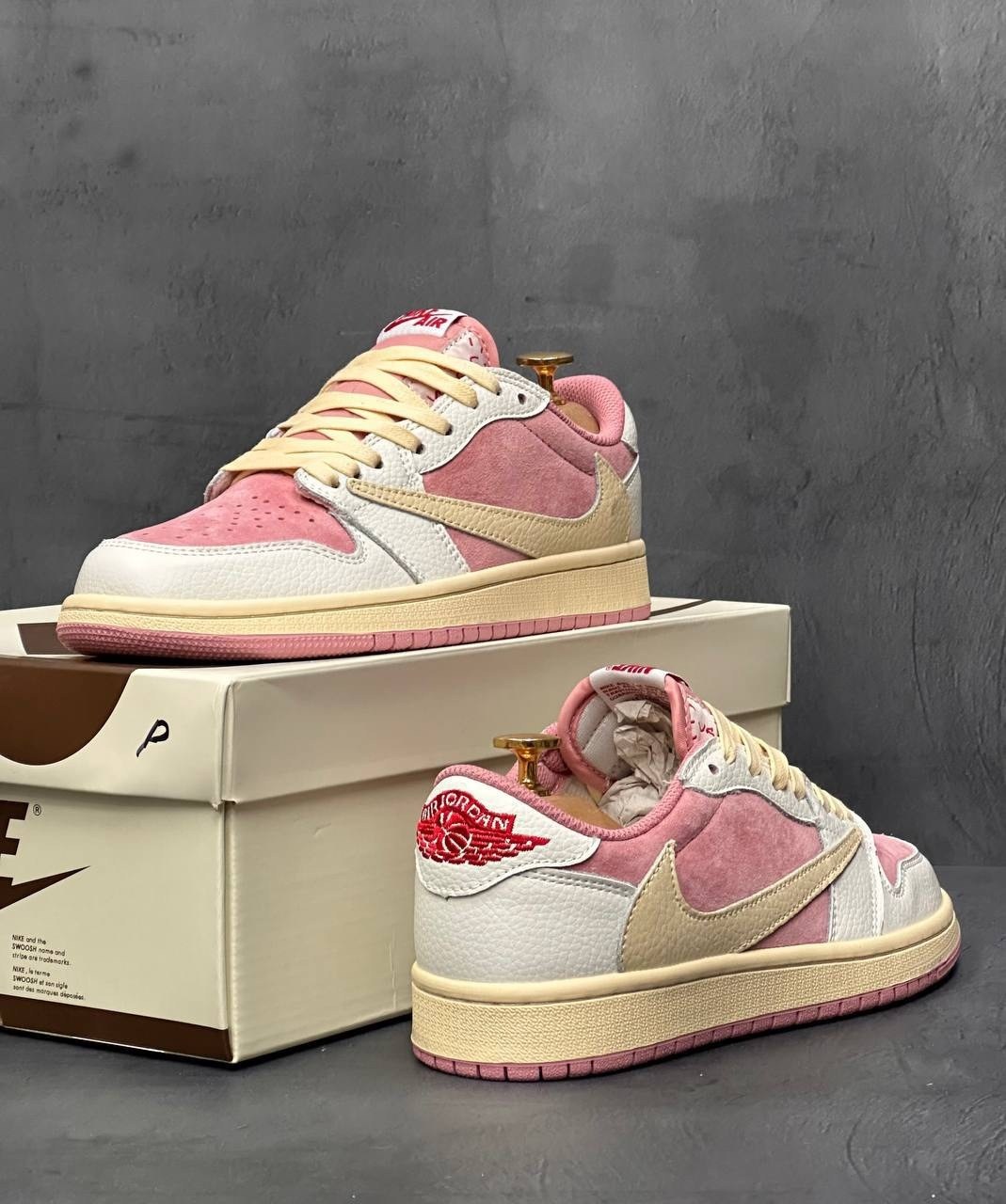 travis scott x air jordan 1 low sail shy pink,кроссовки travis scott x air jordan 1 low sail shy pink,кроссовки air jordan 1 low x travis scott 'shy pink' unisex,travis scott x air jordan 1 low og 'sh