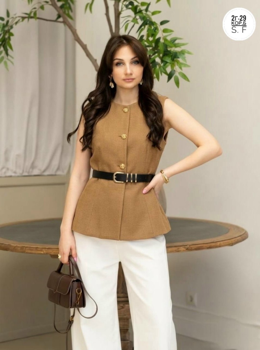 женские жилеты,женская жилетка,жилет из костюмной ткани,стильный жилет,приталенный жилет
