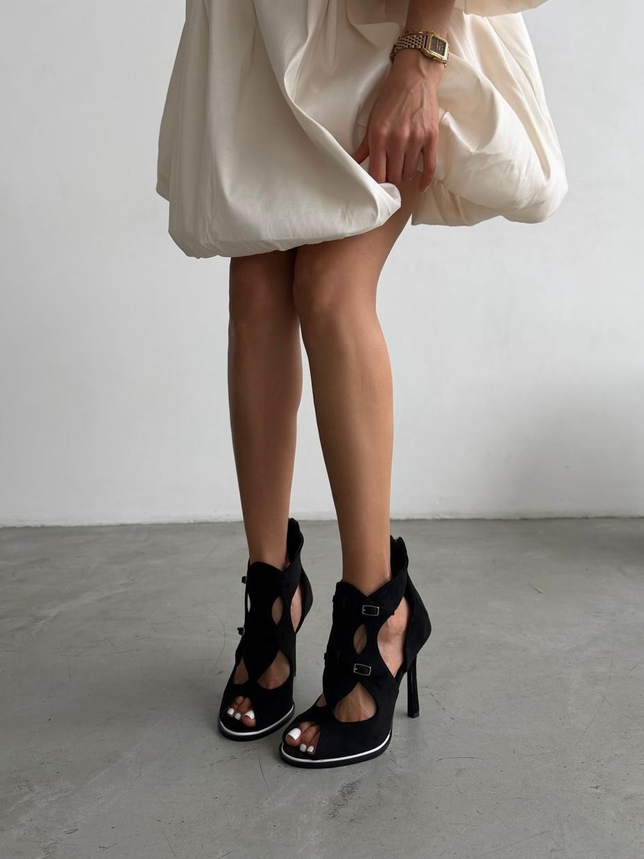 босоножки на каблуках,босоножки с каблуком кристиан диор,сандалии на каблуке,кожаные босоножки,каблуки туфли