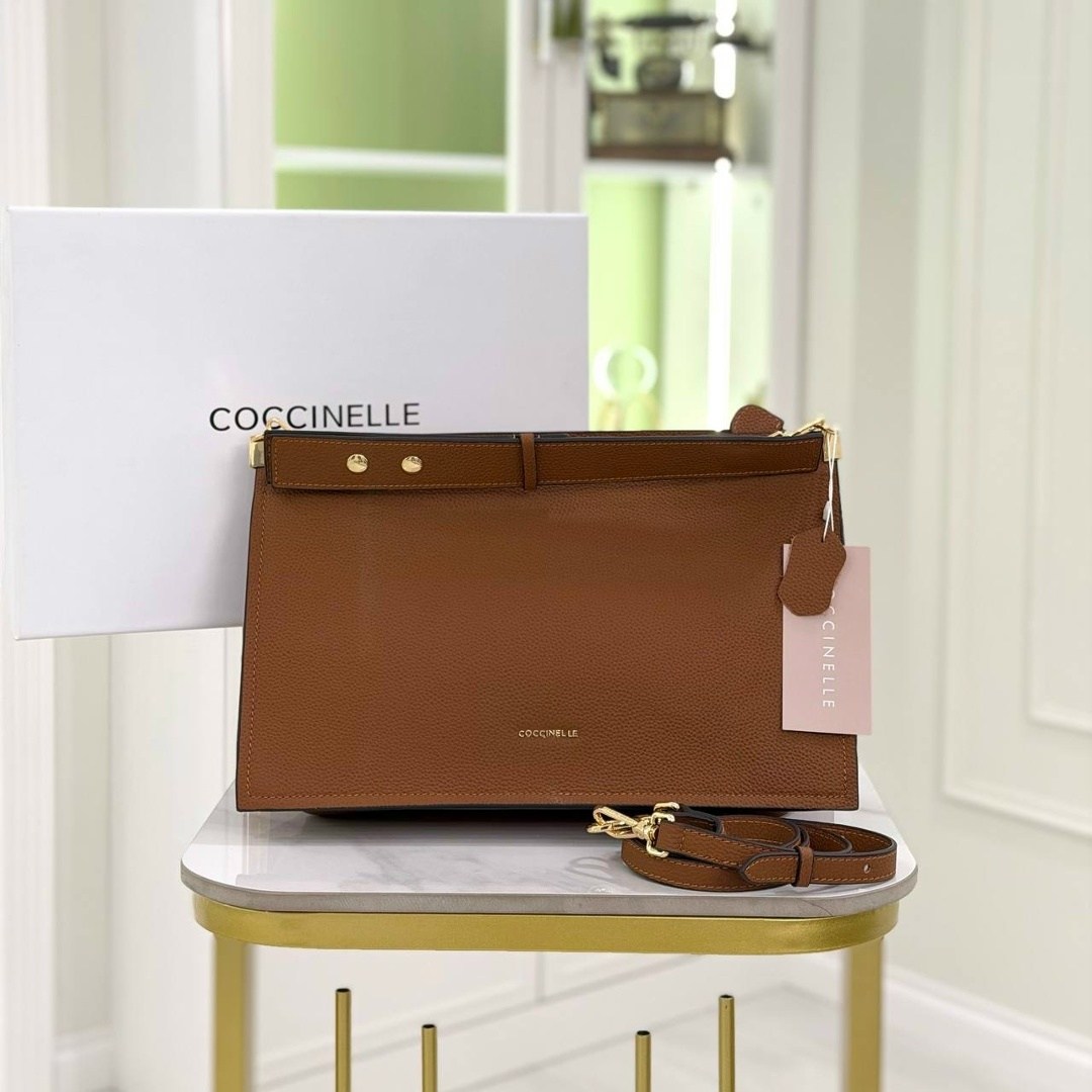 сумка coccinelle,сумка женская coccinelle,сумка,coccinelle сумка на плечо,классическая сумка