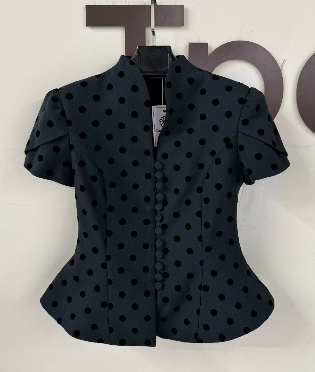 блузка с оборками,блузка стильная,женская блузка,приталенный жакет,жакет с баской