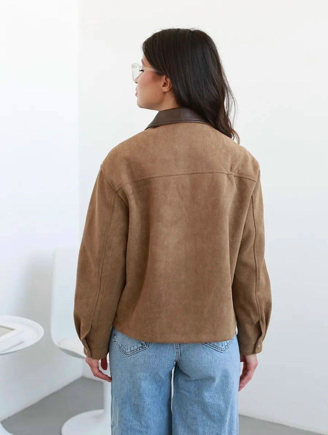 куртка свободного кроя из искусственной замши коричневого цвета asos design,замшевая куртка,повседневная куртка,куртка из замши,куртка из экозамши