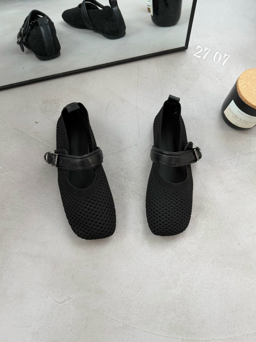 ,женские туфли на плоской подошве,туфли на плоской подошве,босоножки с перфорацией,туфли мэри джейн