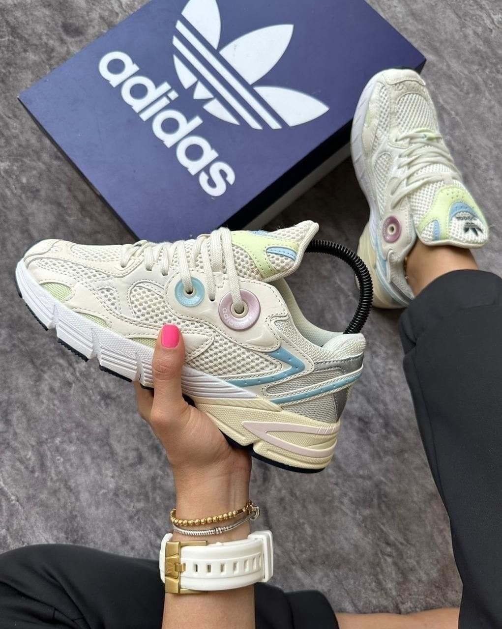 кроссовки adidas,adidas женские кроссовки,кроссовки,кроссовки мужские женские adidas,женские кроссовки