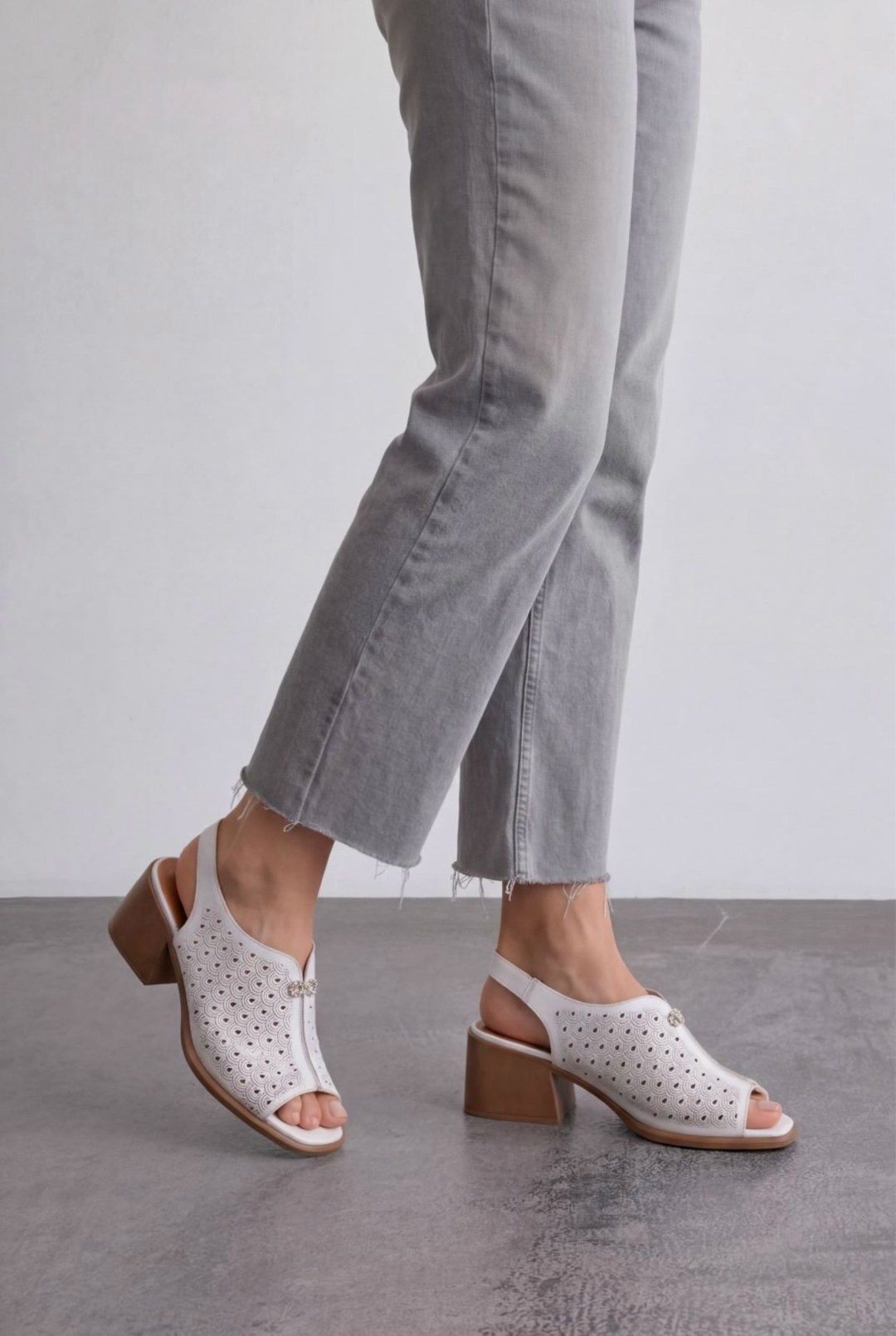 женские босоножки,босоножки с перфорацией,стильные босоножки,босоножки,босоножки женские летние