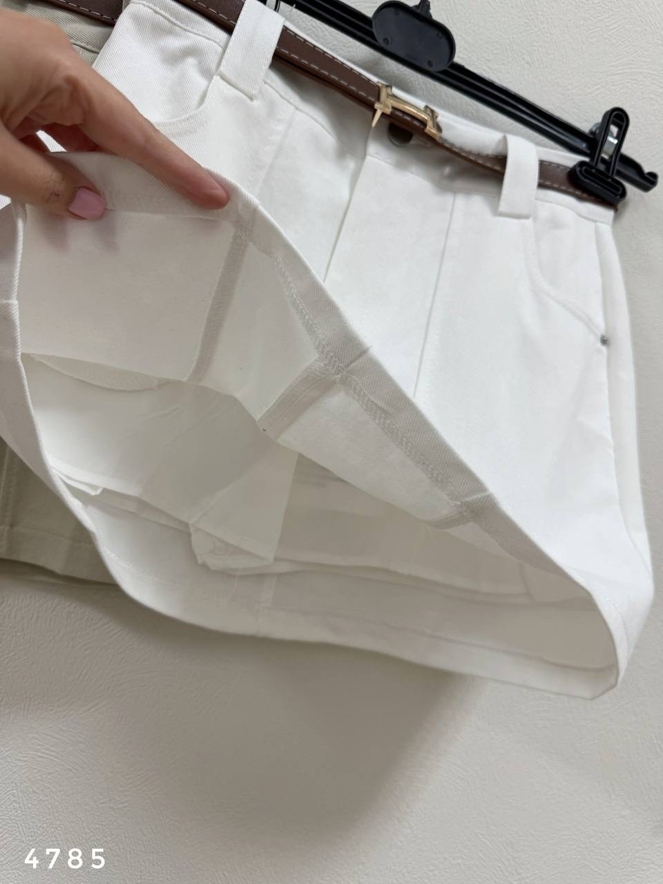 стильные наряды,бежевая юбка,одежда модная,юбка стильная