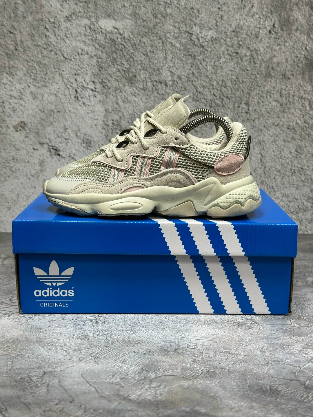 кроссовки adidas ozweego,женские кроссовки adidas ozweego,кроссовки женские adidas,кроссовки мужские adidas ozweego,adidas ozweego