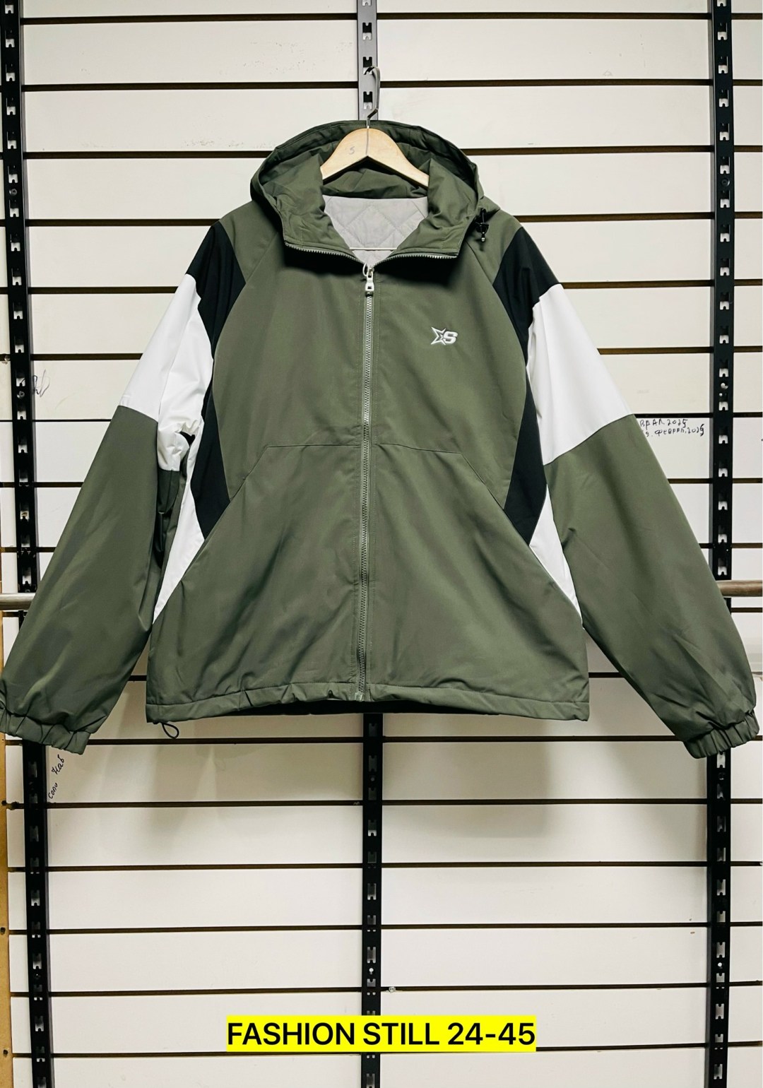 ветровка adidas,куртка,мужская куртка ветровка,куртка капюшоном,спортивная куртка